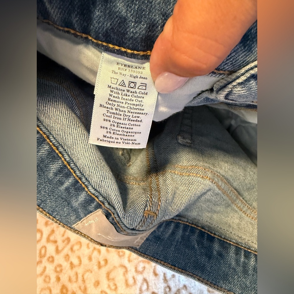 Everlane Women’s Classic Light Blue High Jeans 
Size: 27 - Picture 10 of 12